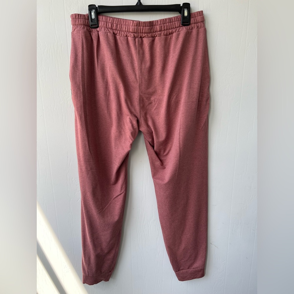 Vuori Women’s Performance Jogger (size L) - Picture 9 of 14